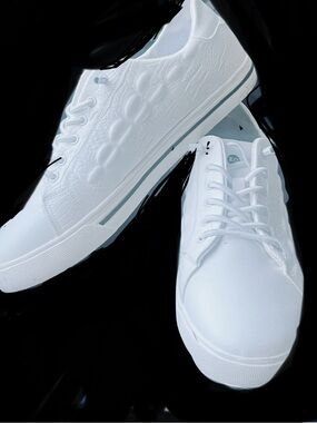 Men's White Casual Lace-Up Sneakers